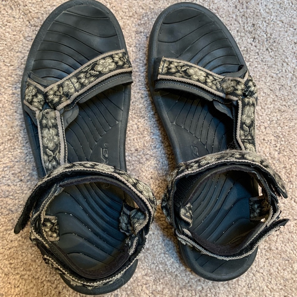 Teva Women’s Sandals Size 9